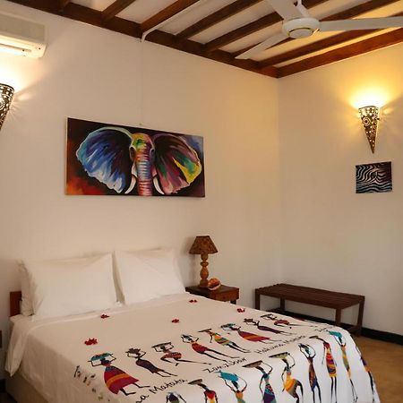 Hotel Ivory Ocean View Marumbi Exterior foto