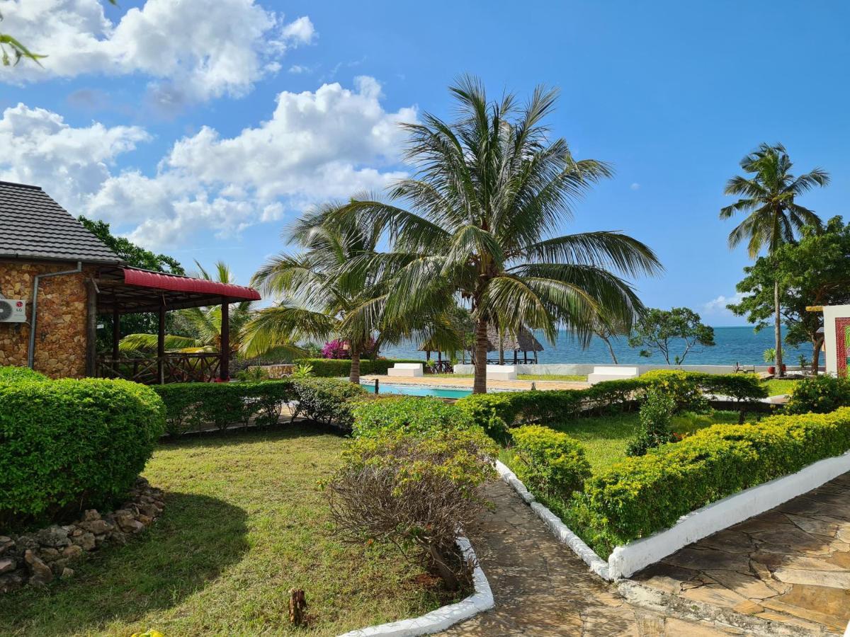 Hotel Ivory Ocean View Marumbi Exterior foto