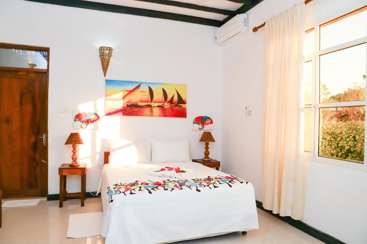 Hotel Ivory Ocean View Marumbi Exterior foto