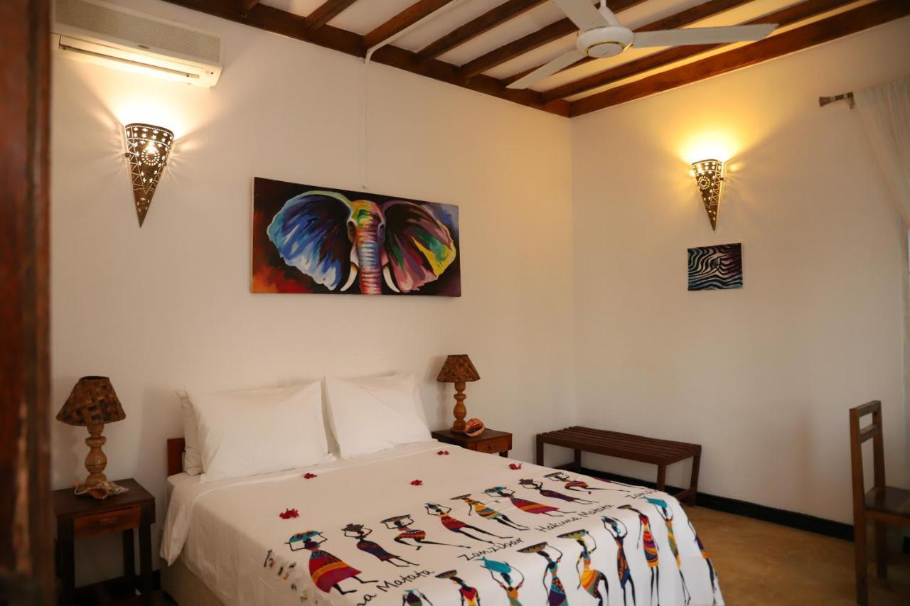 Hotel Ivory Ocean View Marumbi Exterior foto