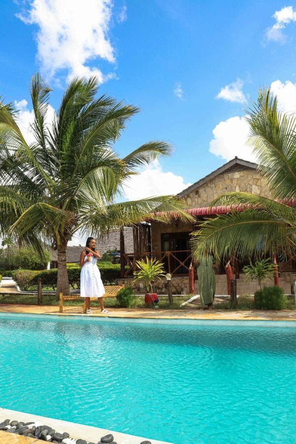 Hotel Ivory Ocean View Marumbi Exterior foto