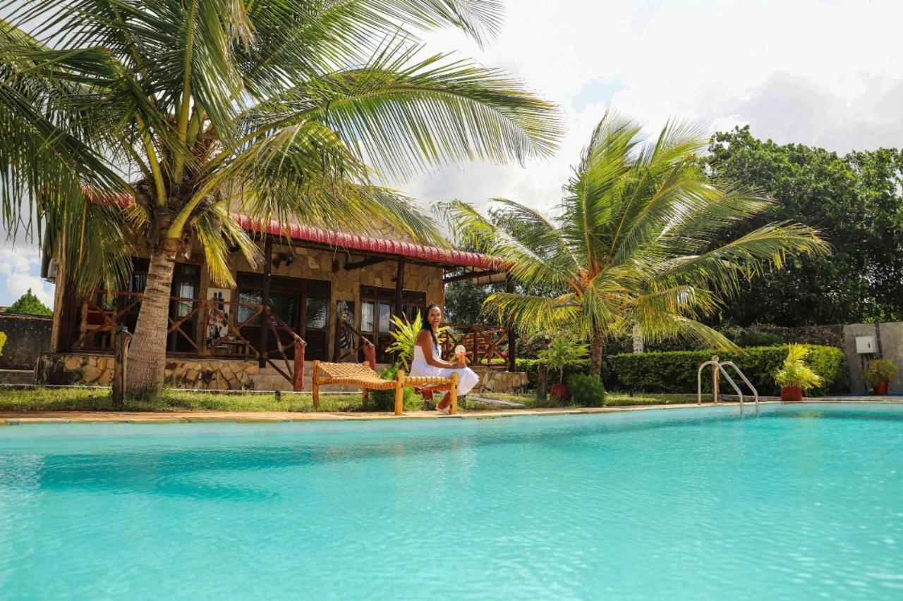 Hotel Ivory Ocean View Marumbi Exterior foto